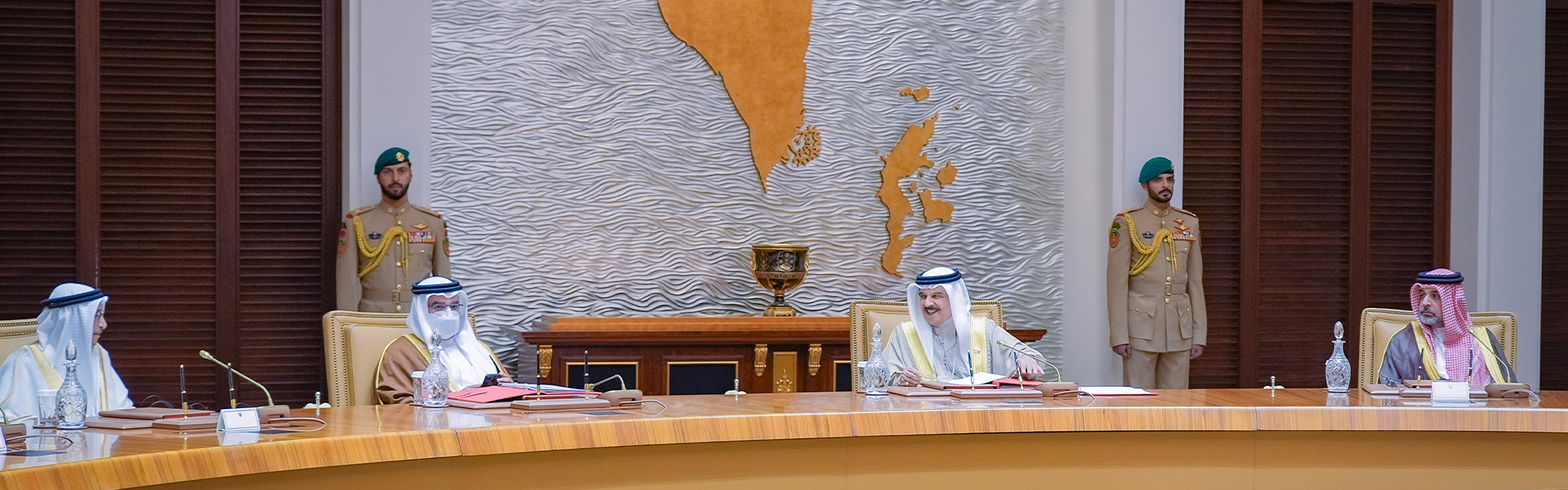 جلالة الملك المعظم يترأس اجتماعاً استثنائياً لمجلس الوزراء